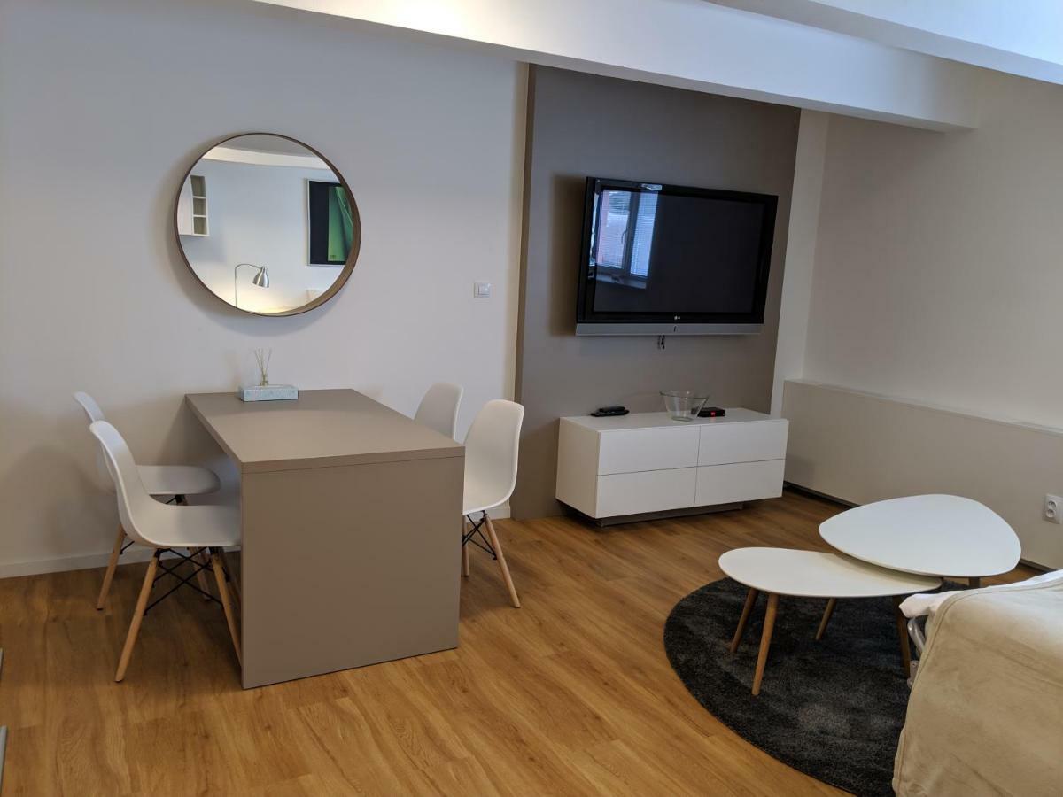 Ap 1 - Apartments 4U Brezinova "Overnight Simply" Hradec Králové Kültér fotó