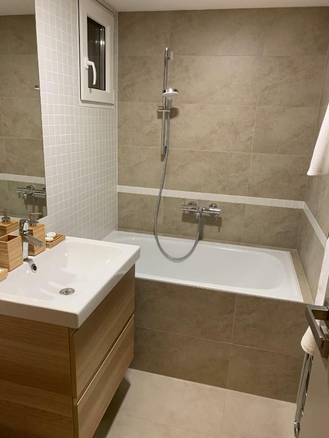 Ap 1 - Apartments 4U Brezinova "Overnight Simply" Hradec Králové Kültér fotó