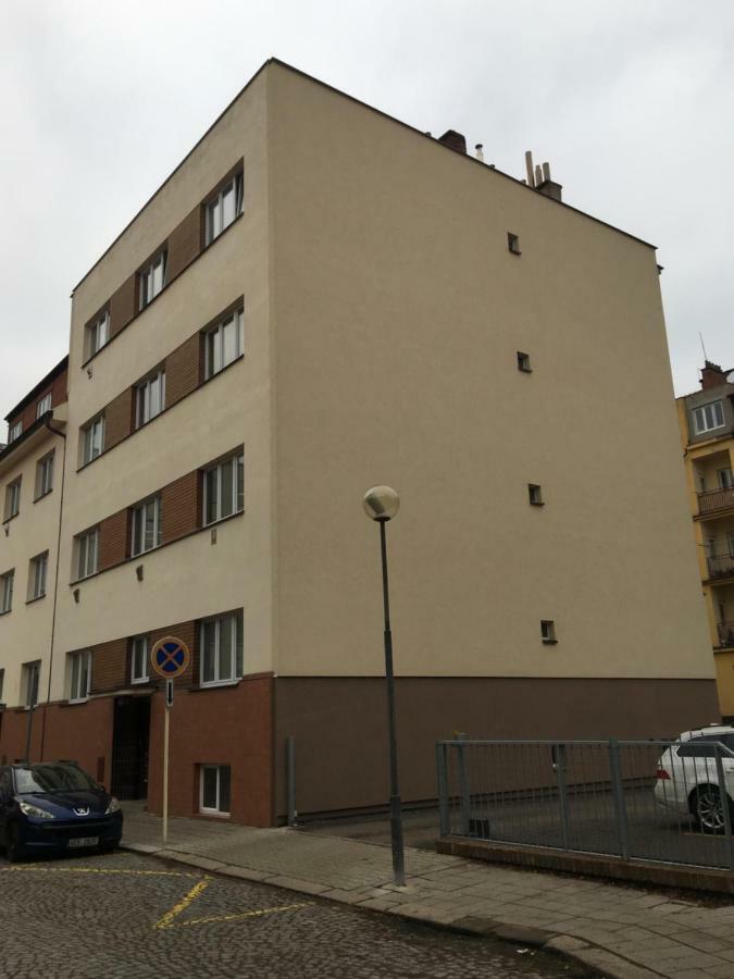 Ap 1 - Apartments 4U Brezinova "Overnight Simply" Hradec Králové Kültér fotó