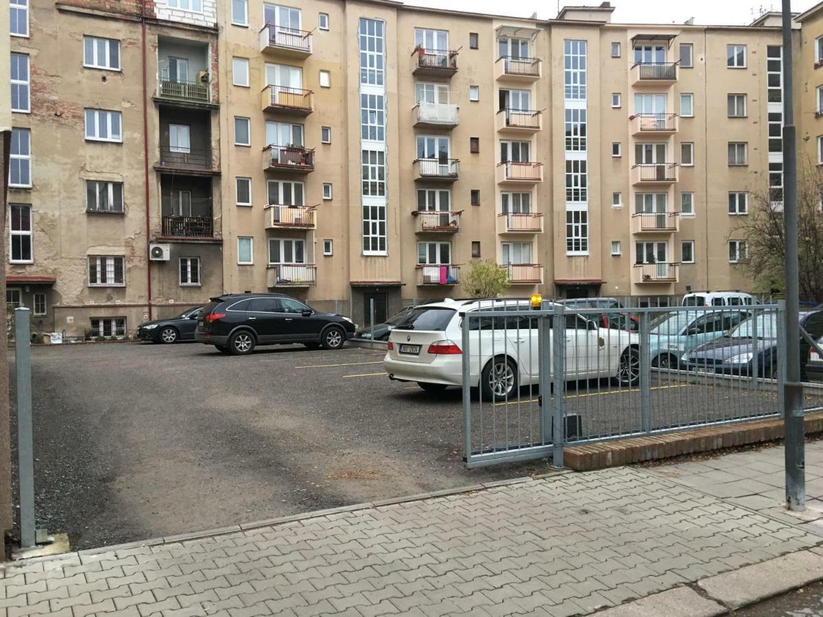 Ap 1 - Apartments 4U Brezinova "Overnight Simply" Hradec Králové Kültér fotó